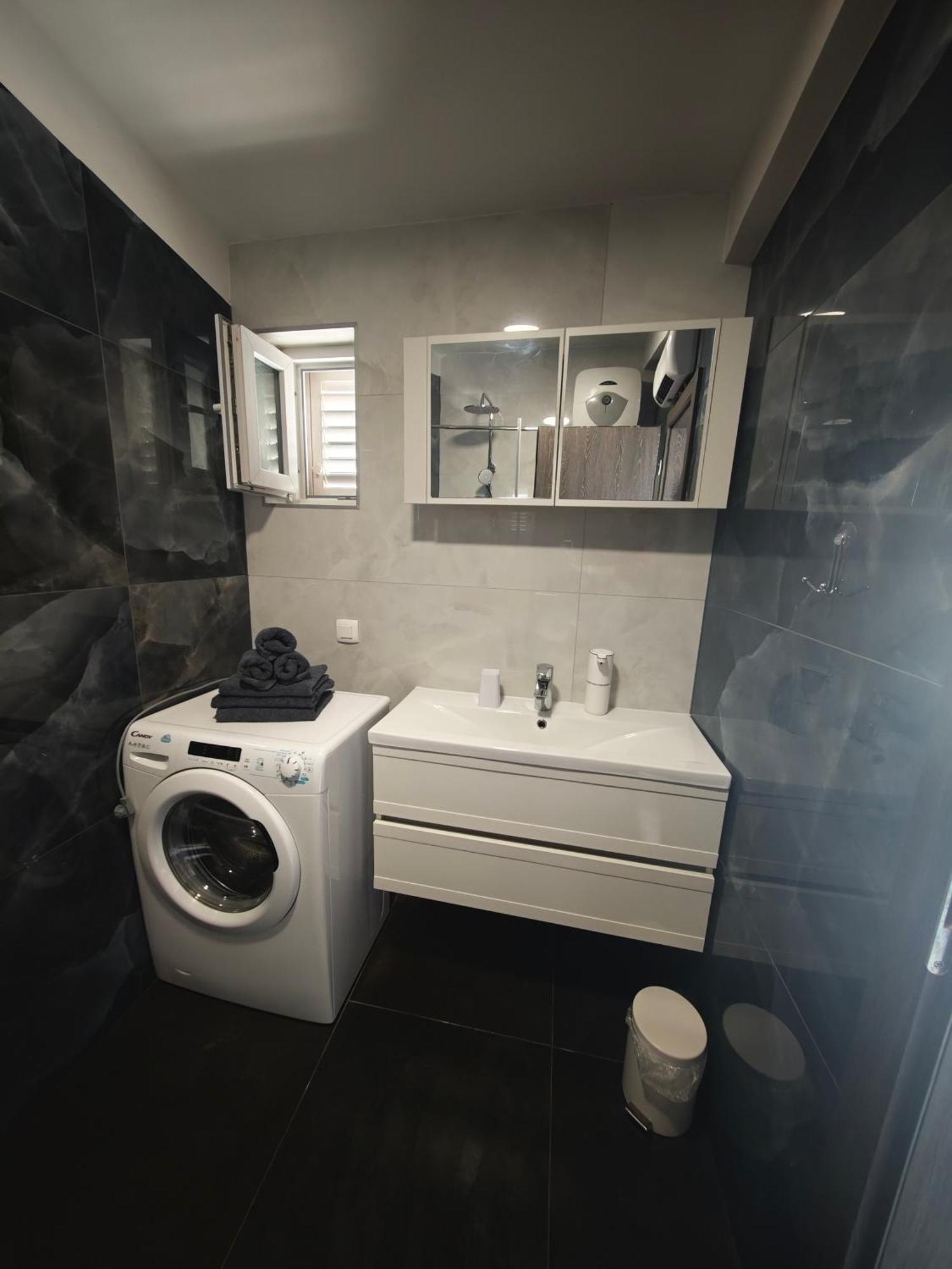 Apartman Lux Makarska Eksteriør billede